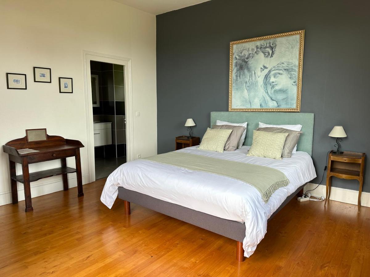 Domaine Les Ourgeaux Hotel Pageas Ngoại thất bức ảnh
